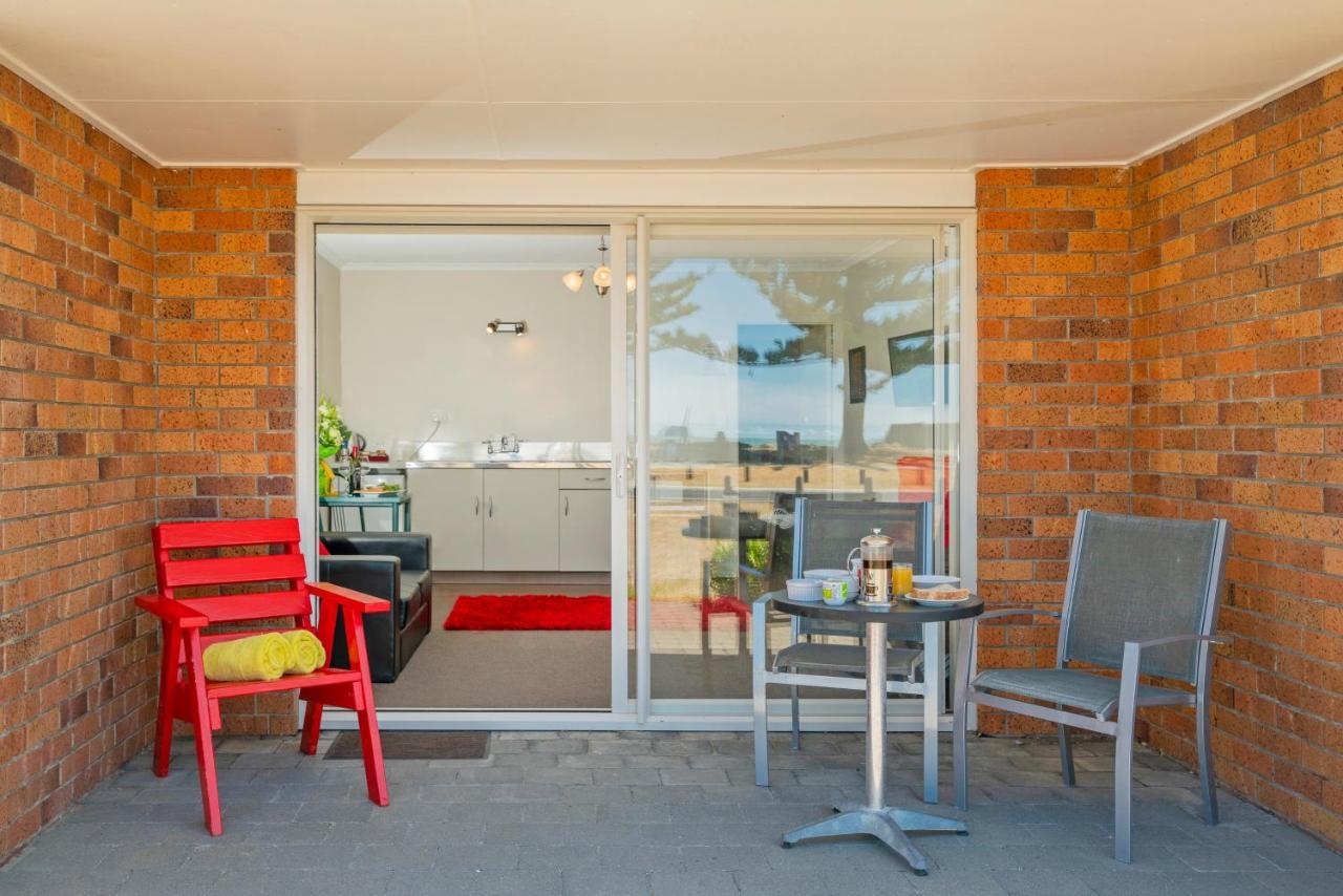 The Oceanside Motel Whitianga Esterno foto